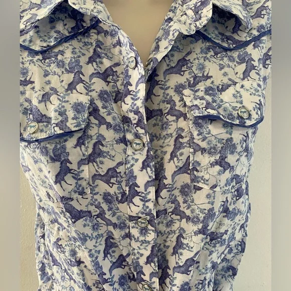 Wrangler beautiful horses pattern Sleeveless Blue and White Button-Down Shirt - Picture 3 of 8